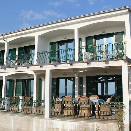 Villa Berg Maslinica Exterior photo